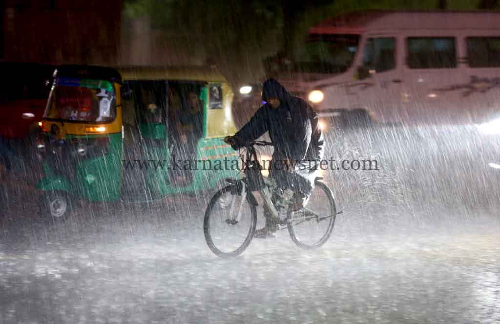 HEAVY RAIN IN BANGALORE